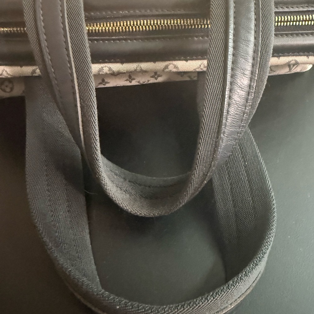 Louis Vuitton Beige Monogram Canvas Shoulder Bag with Black Trim - Picture 13 of 14